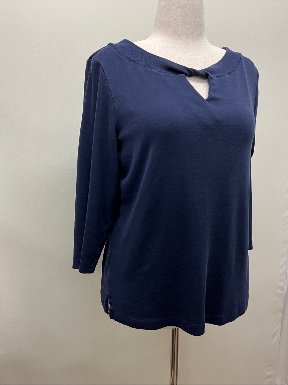 Chico's Navy Twist-Keyhole Long Sleeve Tee Size 12/14